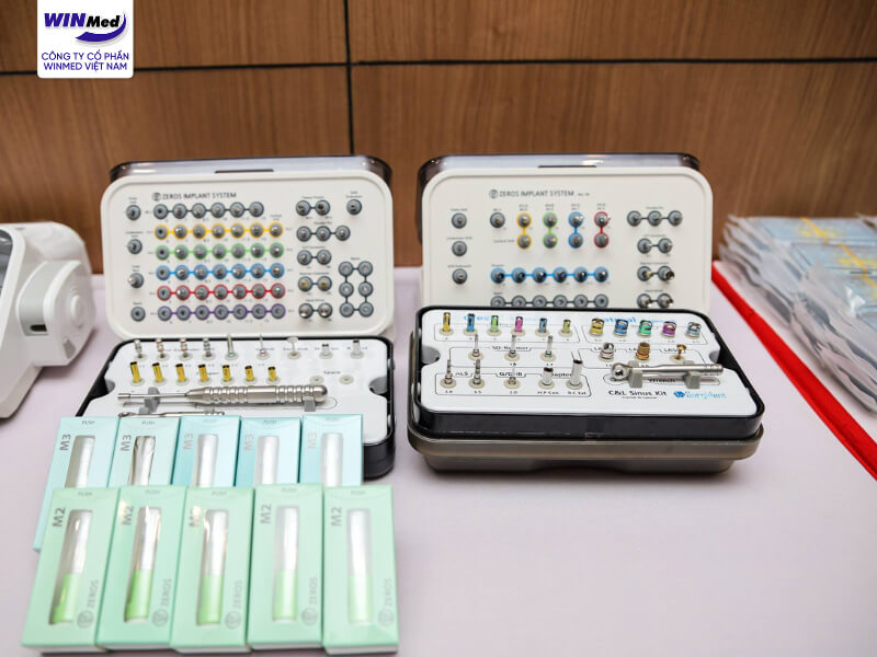 Các thiết bị nha khoa giúp các bác sĩ/ nha sĩ thực hiện các ca cấy ghép hiệu quả và chính xác