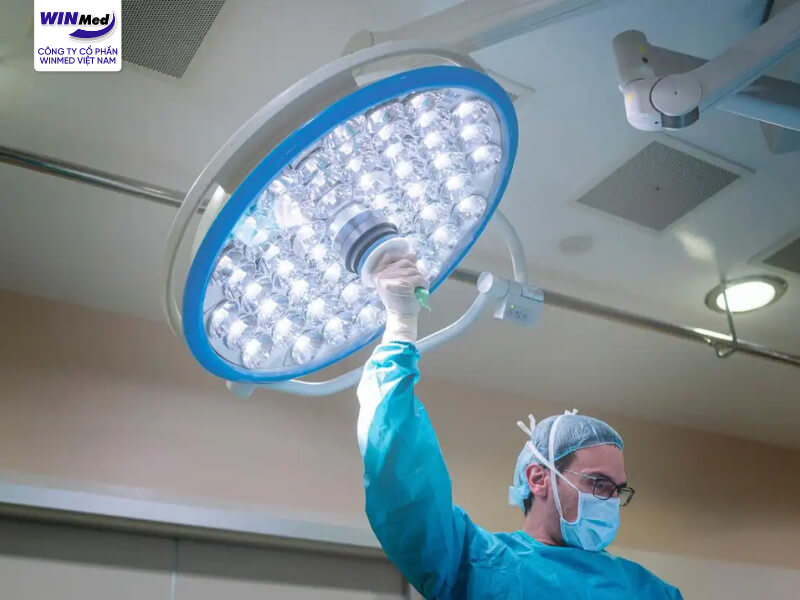 Việc đầu tư đèn mổ cho phòng mổ tại cơ sở y tế rất quan trọng quyết định thành công ca mổ